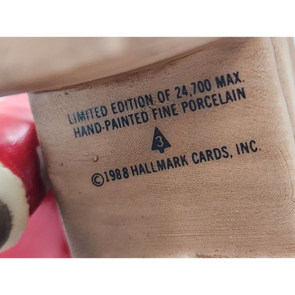 Vintage 1988‎ Hallmark The Toymaker Stitched With Love Figurine 3rd In Series - Picture 8 of 11